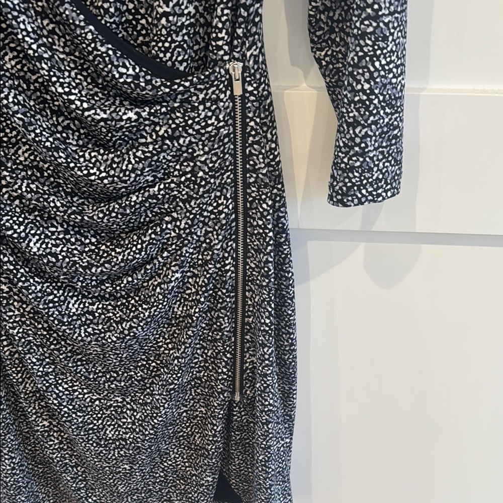Express Elegant Gray Women's Dress - Picture 4 of 5